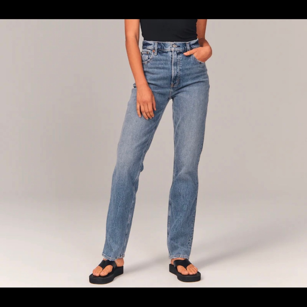 Abercrombie 90s Straight Ultra High Rise